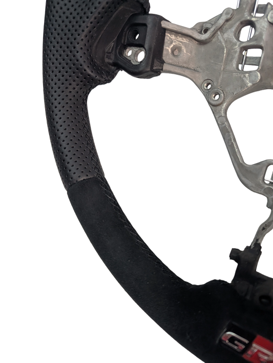 GreenFuchs | Carbon/Alcantara steering wheel | GT86 & BRZ I