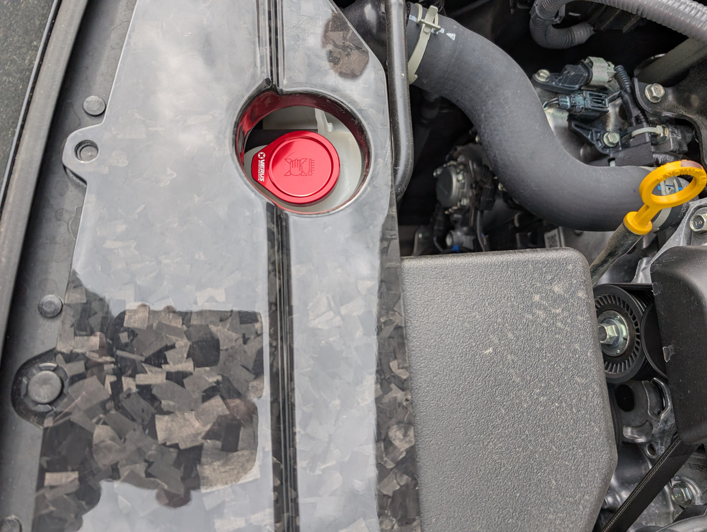 GreenFuchs | Supporto per serratura del cofano motore completamente in carbonio | GR86 e BRZ II