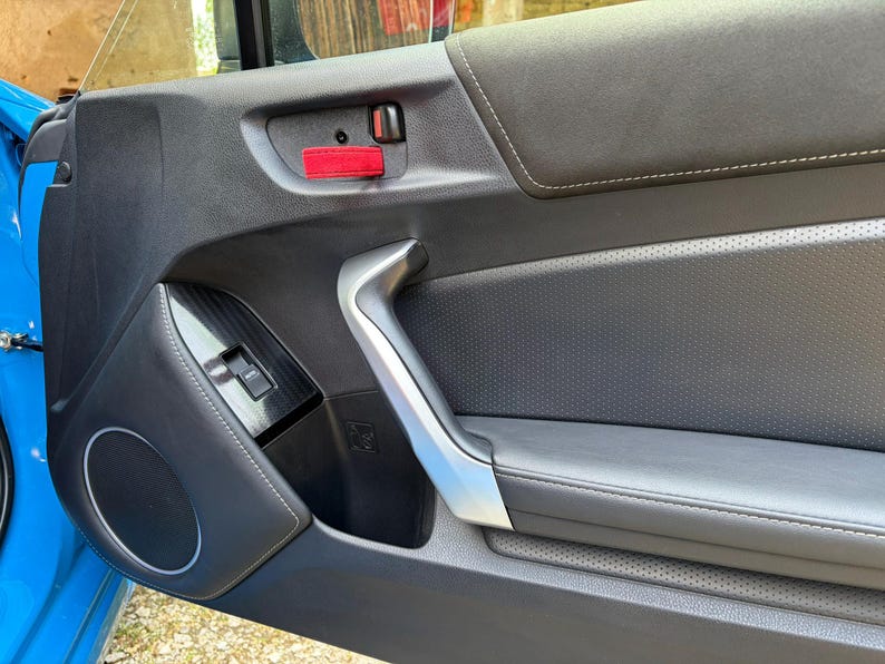 86pARTs | Alcantara Türschlaufen Umbaukit | GT86 BRZ I