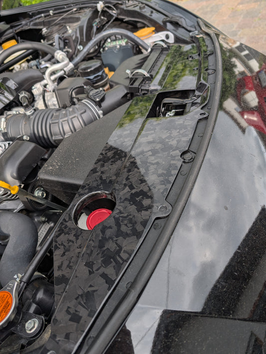 GreenFuchs | Supporto per serratura del cofano motore completamente in carbonio | GR86 e BRZ II